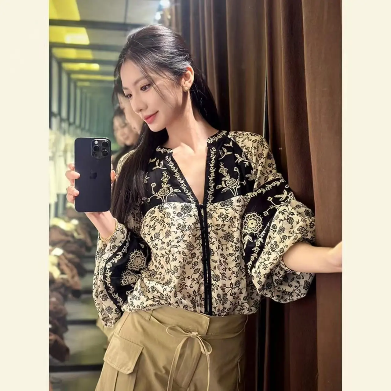 Ethnic Fashion For Ladies - 2026年初秋トップファッション高貴な女性エスニックプリントシャツ女性用サマーブラウスパッチワークシックカジュアルルーズ女性服
