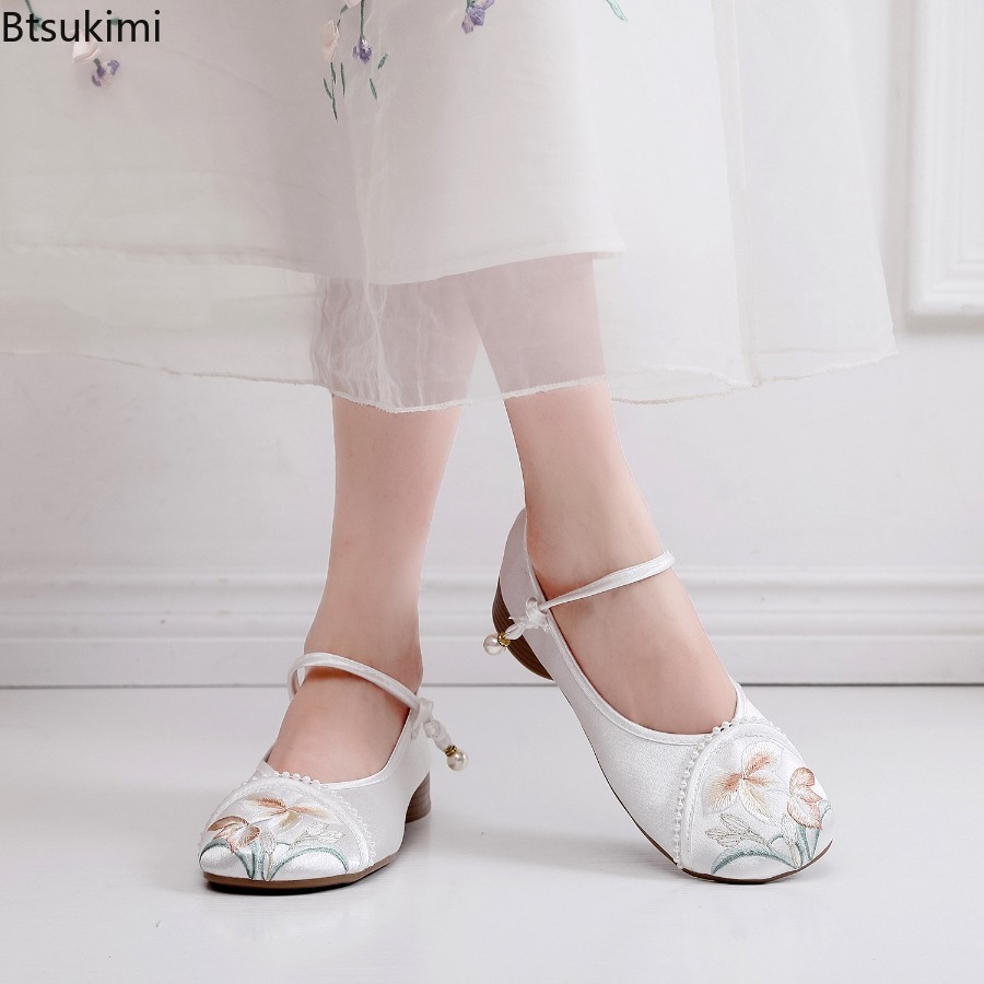 ファッション刺繍中国風ローヒール婦人靴エレガントカジュアルレ - The Ethnic Fashion のレビューと価格