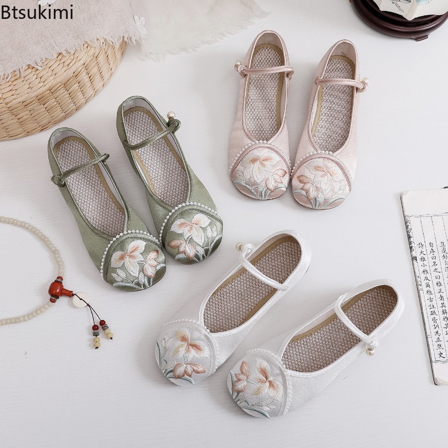ファッション刺繍中国風ローヒール婦人靴エレガントカジュアルレ - The Ethnic Fashion のレビューと価格