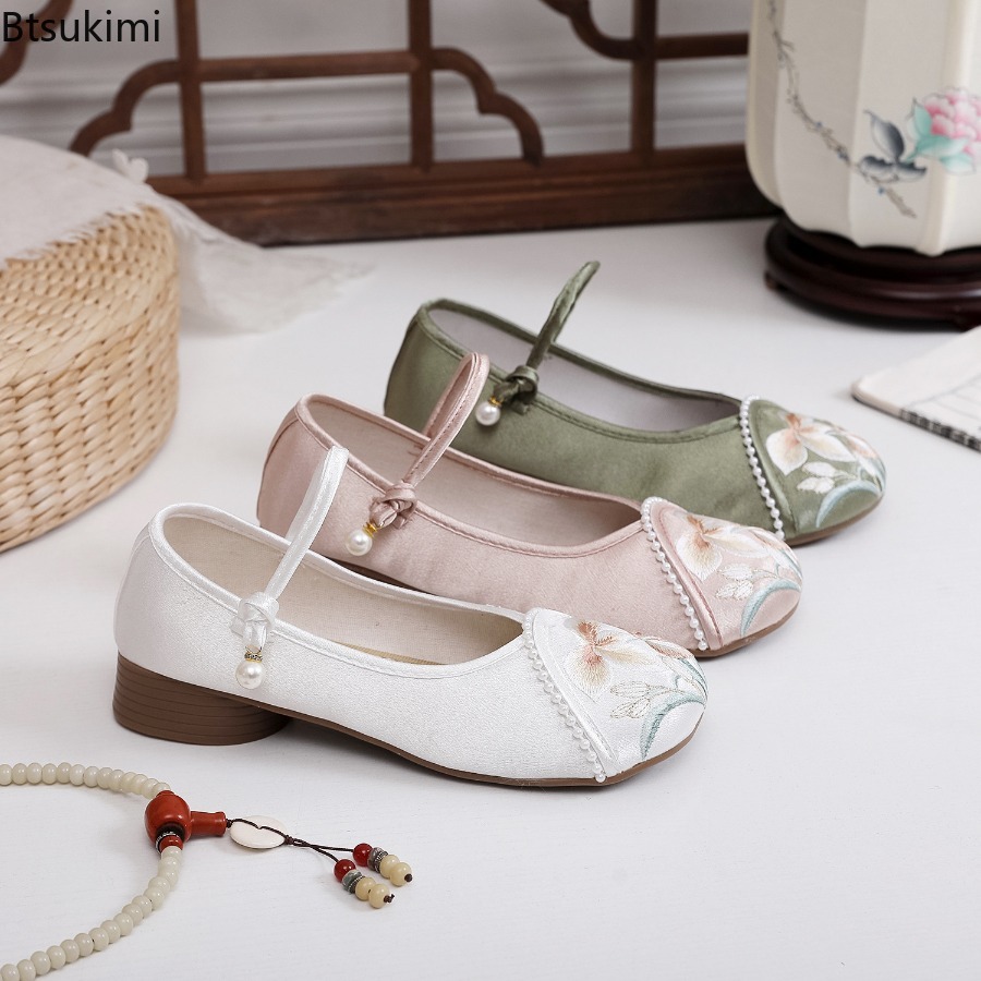 ファッション刺繍中国風ローヒール婦人靴エレガントカジュアルレ - The Ethnic Fashion のレビューと価格